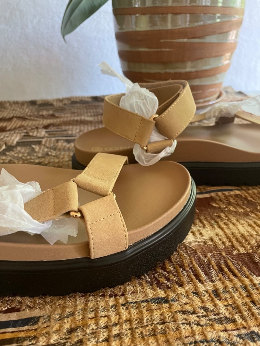 NWT Coutgo Tan Ankle Strap Platform Vegan/Faux Leather Sandals - size 8.5 - Picture 3 of 8